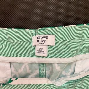 Plus size crown and Ivy shorts